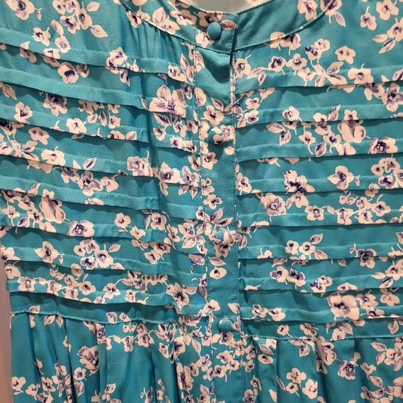 Vintage Karin Stevens Petites Blue/White Floral Pleated Dress with buttons Sz 10 - Picture 7 of 7